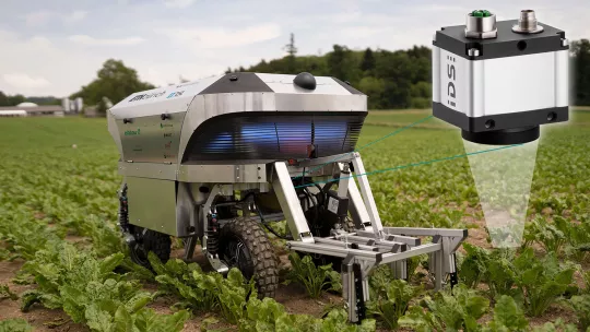 産業用カメラ搭載のインテリジェントロボットで雑草を排除