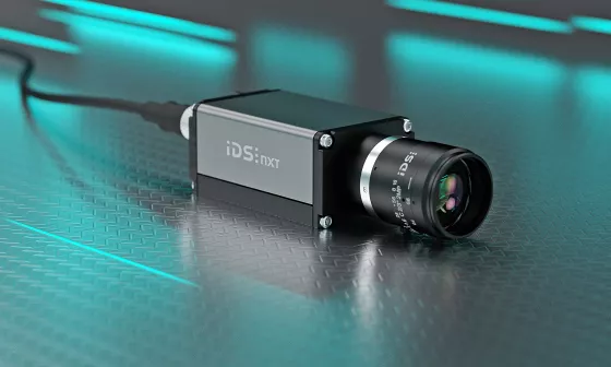 産業用カメラ IDS NXT malibu、レンズおよび接続ケーブル付き