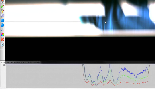 下部にヒストグラムを表示したIDS Software Suiteの画像
