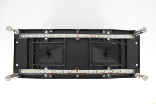 LED照明、レンズ、金属ハンドルを備えたモジュール内部