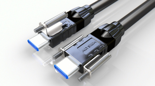 USB Type-Cコネクターは背面左がシングルスクリュー接続、前面右がダブルスクリュー接続