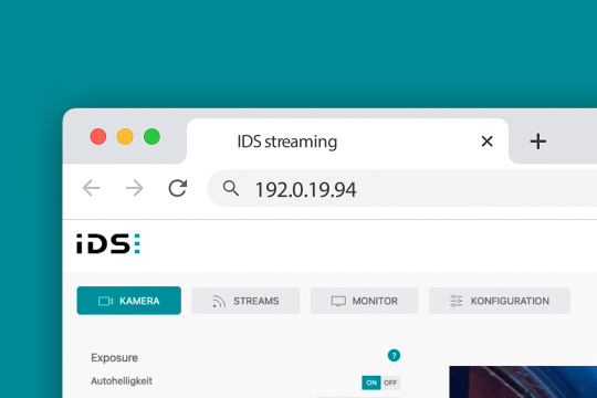 コンピューターの画面に、最新のストリーミングコンテンツを掲載したiOSのウェブサイトが表示されています。