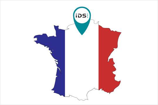 パリのIDS事務所が記されたナショナルカラーのフランス地図