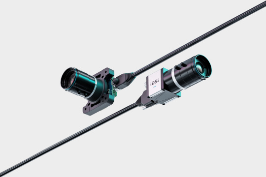 IDS uEye Live モニタリングカメラ2台、レンズとケーブル付き。