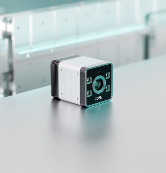 テーブル上のIDS Nion 3Dカメラ、産業用途向けのコンパクト設計