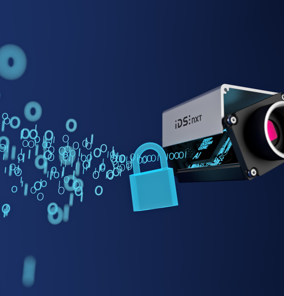 オープンケースのIDS NXT「KI」、その左側にコードとロック