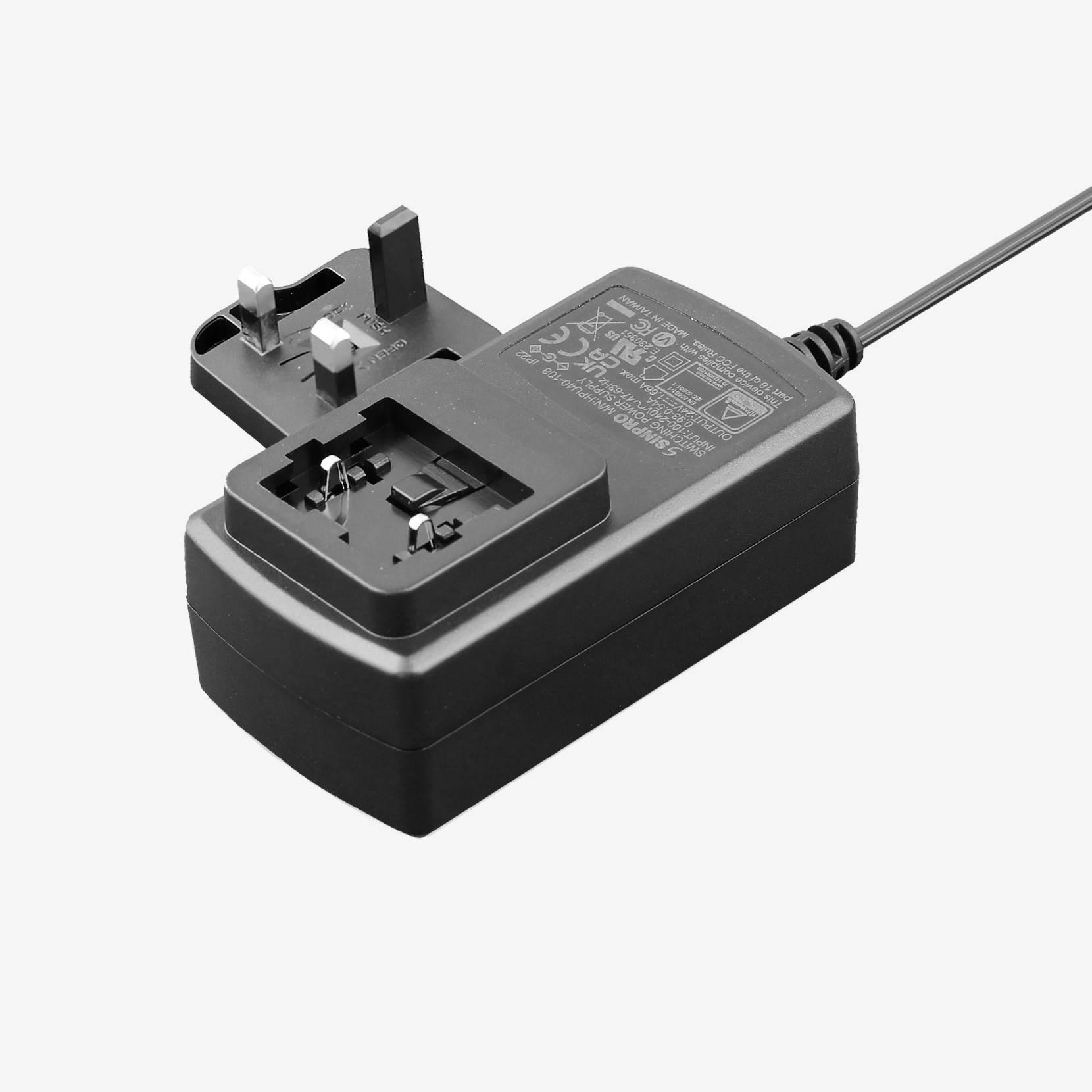 電源アダプター UK 24V DC